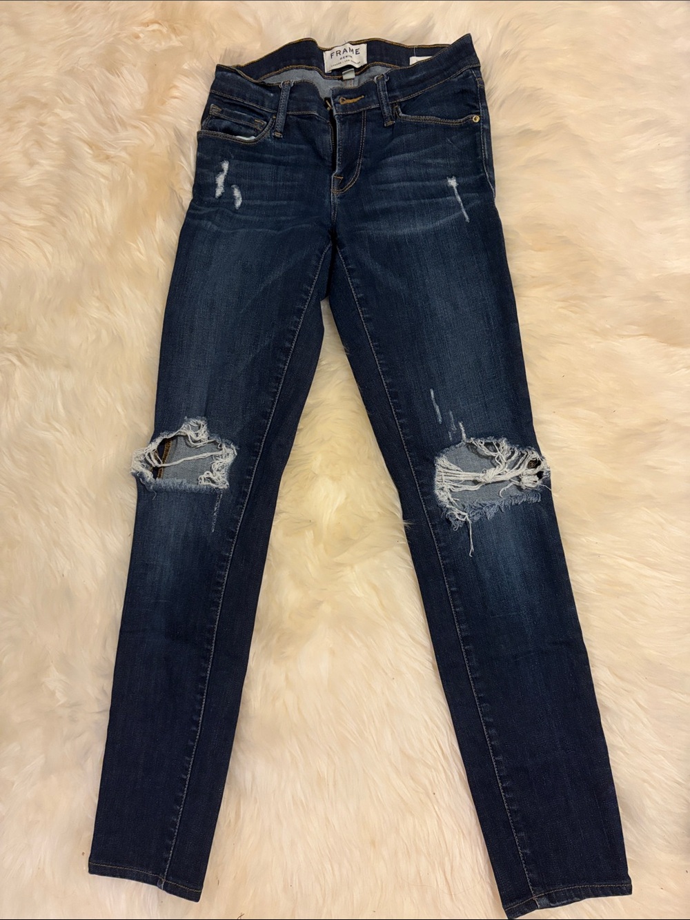 Frame Denim Skinny Jeans in Dark Indigo with Knee Rips